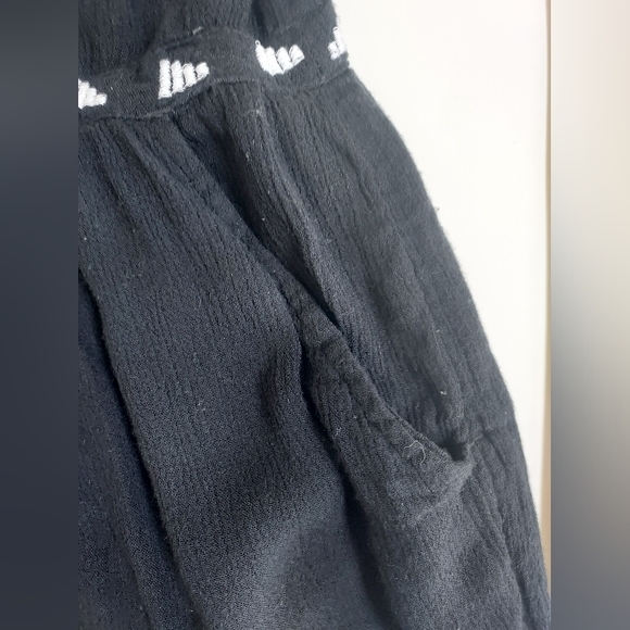 Ladies RIPCURL Black Gauzy Embroidered Shorts Romper W/Pockets Size M - Picture 5 of 11